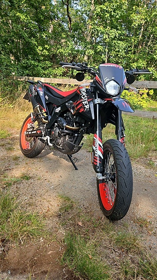 Aprilia SX 125 3 of 6