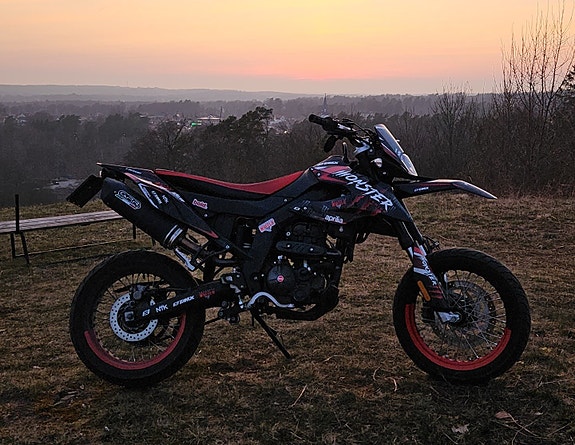 Aprilia SX 125 2 of 6