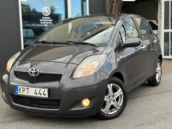 Toyota Yaris 19 of 30