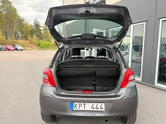 Toyota Yaris 29 of 30