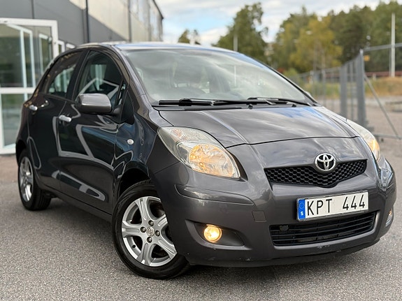 Toyota Yaris 16 of 30