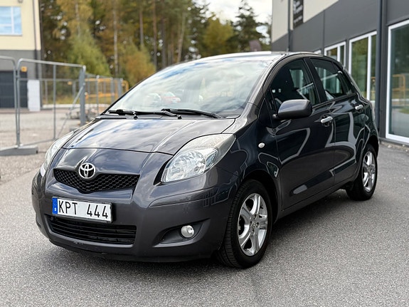 Toyota Yaris 27 of 30