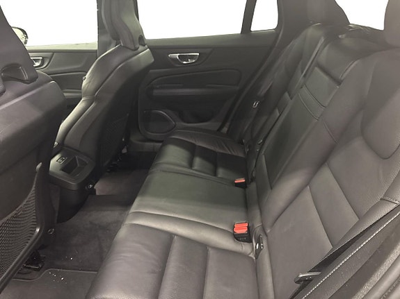 Volvo V60 7 of 14