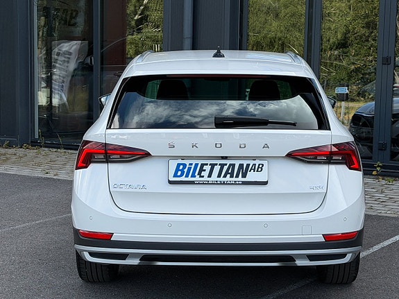 Skoda Octavia Scout 6 of 25