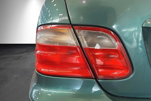 Mercedes-Benz CLK430 16 of 18