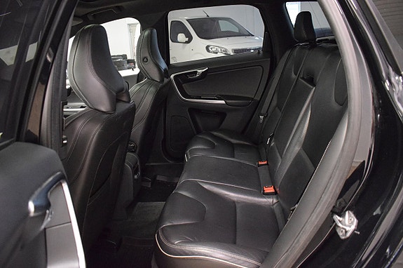 Volvo XC60 23 of 30