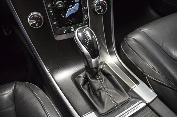 Volvo XC60 17 of 30