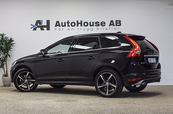 Volvo XC60 2 of 30