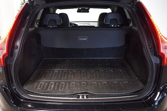 Volvo XC60 25 of 30