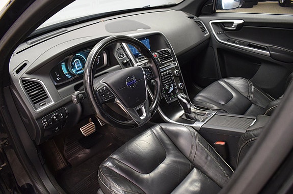 Volvo XC60 11 of 30