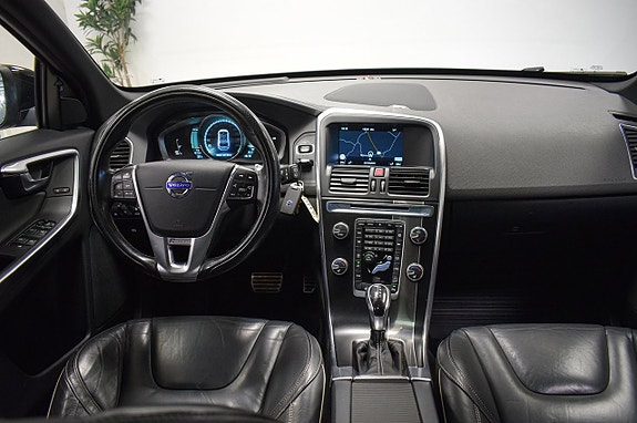 Volvo XC60 12 of 30