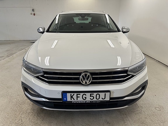 Volkswagen Passat Alltrack 7 of 16