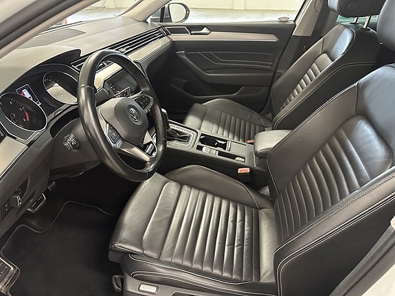Volkswagen Passat Alltrack 9 of 16