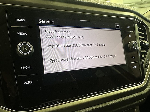 Volkswagen T-Roc 12 of 14