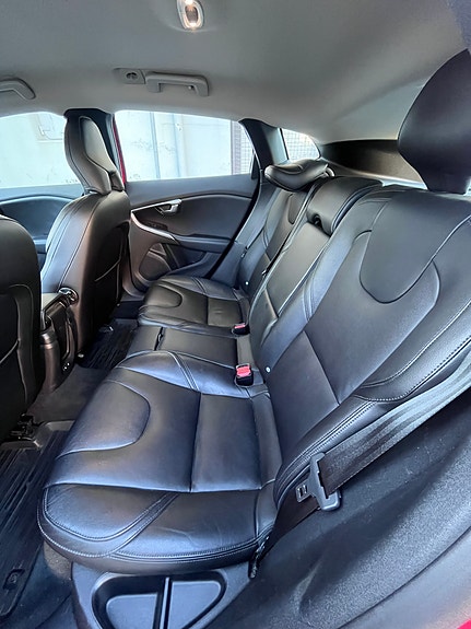 Volvo V40 8 of 8