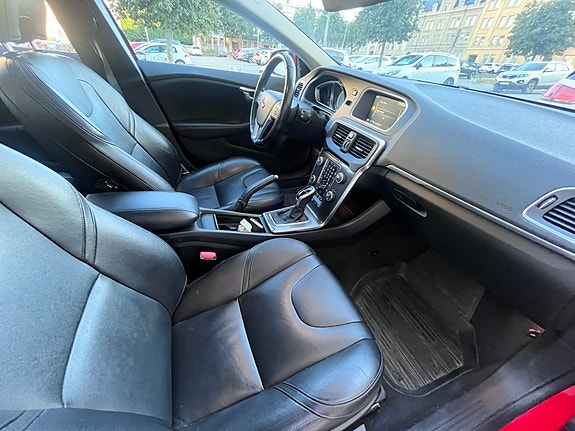 Volvo V40 6 of 8