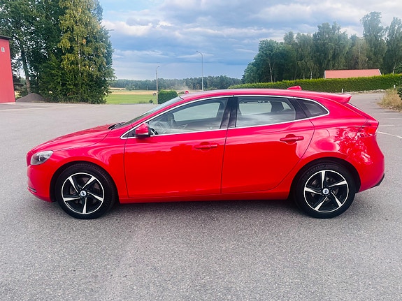Volvo V40 3 of 8
