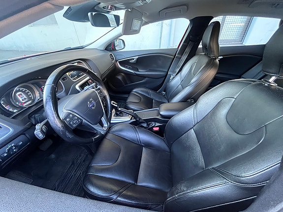 Volvo V40 7 of 8
