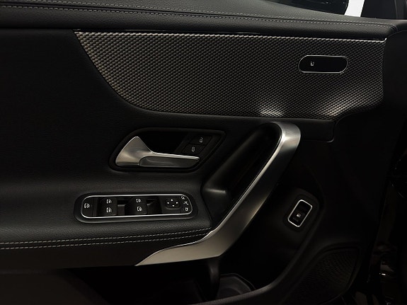 Mercedes-Benz CLA250 e 10 of 26