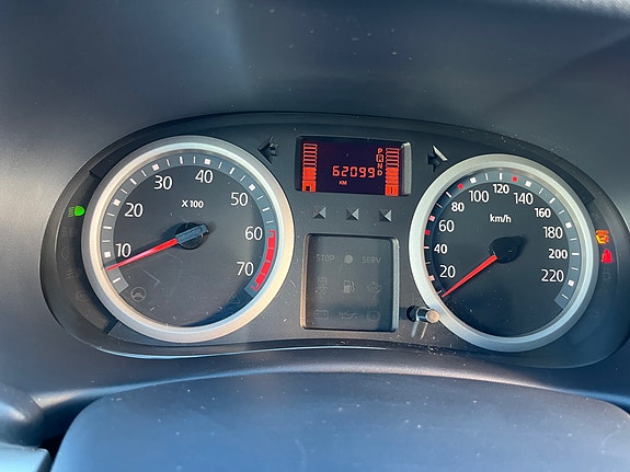Renault Clio 15 of 16