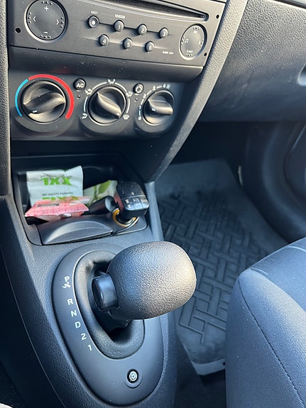 Renault Clio 11 of 16