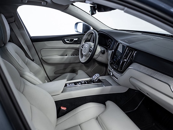 Volvo XC60 4 of 9