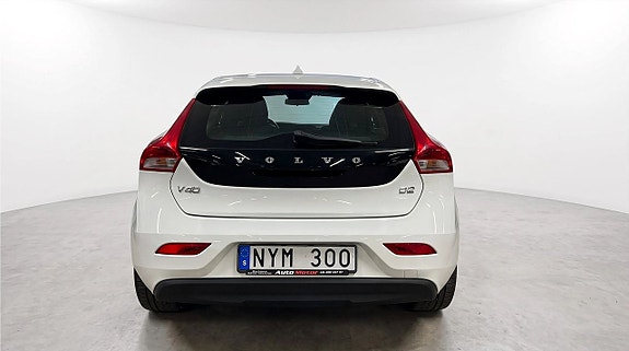 Volvo V40 4 of 15