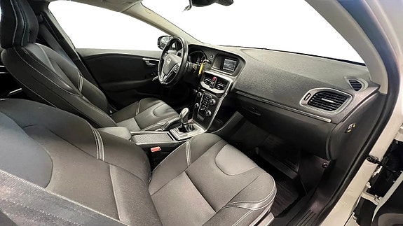 Volvo V40 14 of 15