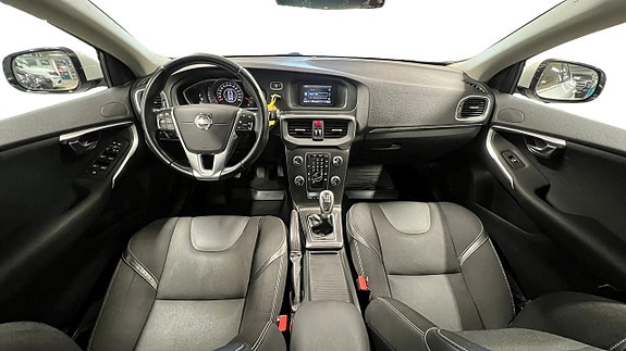 Volvo V40 6 of 15