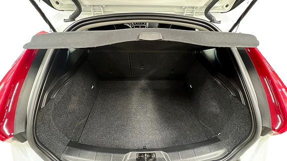 Volvo V40 12 of 15