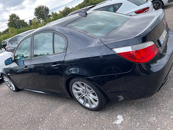 BMW 530i 4 of 4