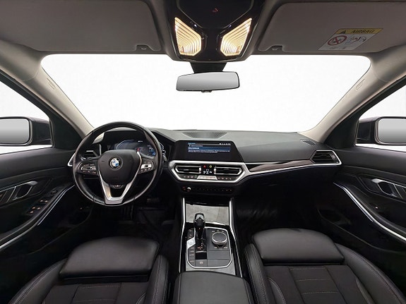 BMW 330e 16 of 30