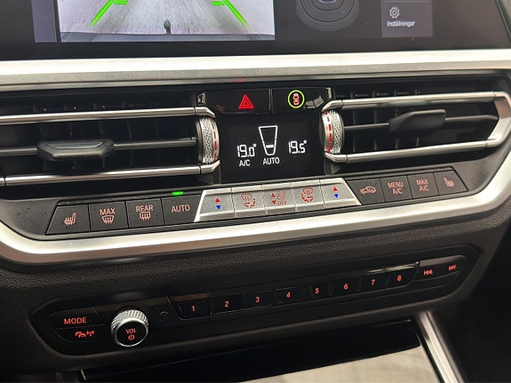 BMW 330e 24 of 30