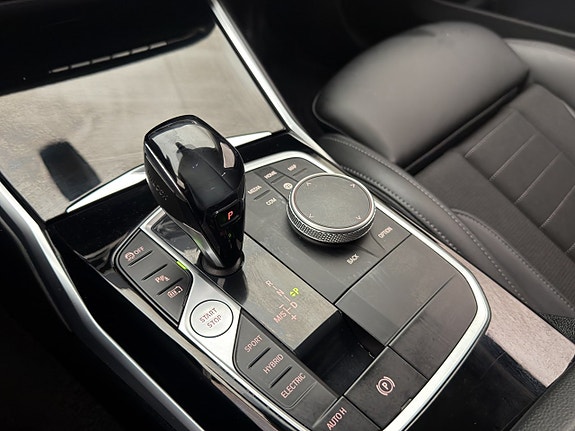 BMW 330e 22 of 30