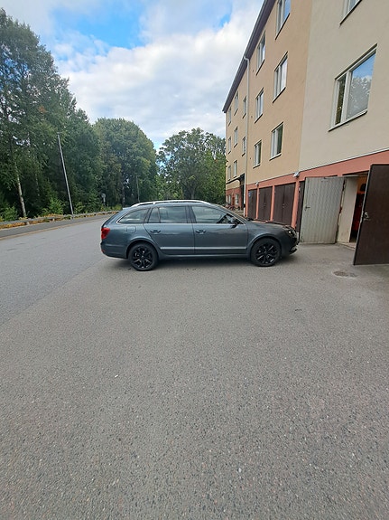 Skoda Superb 3 of 4