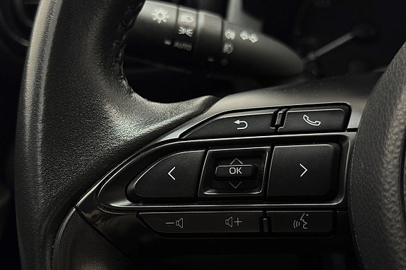 Toyota Yaris 18 of 28