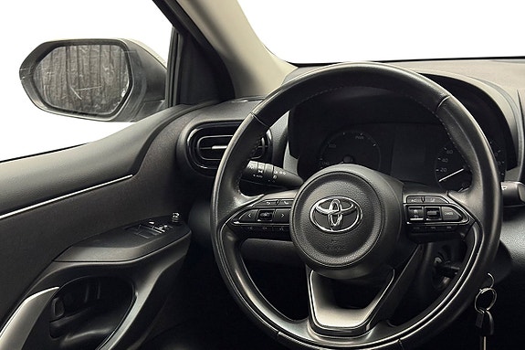 Toyota Yaris 16 of 28
