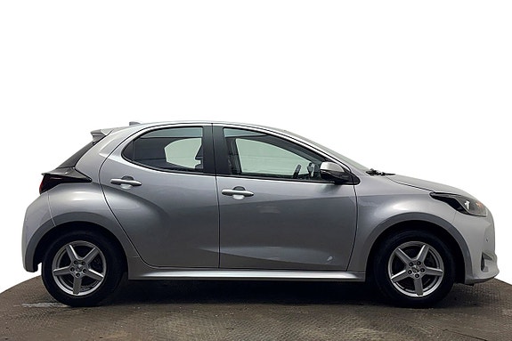 Toyota Yaris 5 of 28