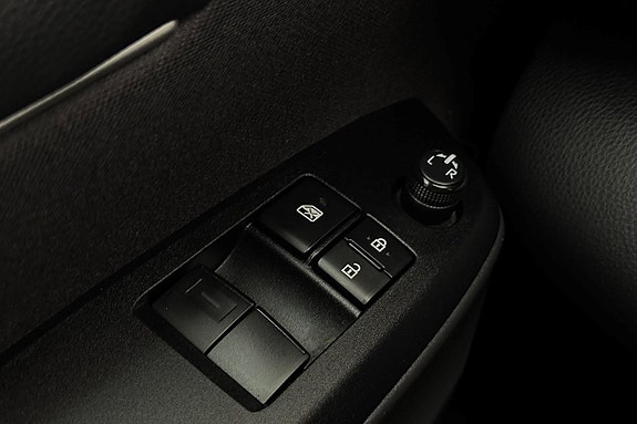 Toyota Yaris 27 of 28