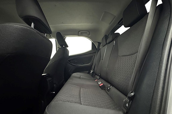 Toyota Yaris 14 of 28