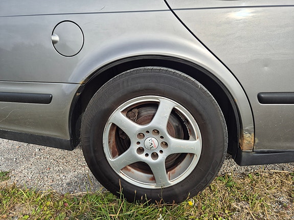 Saab 9-5 7 of 13