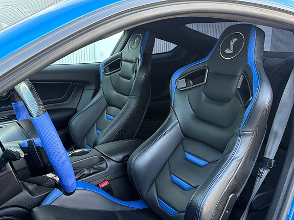 Ford Mustang 10 of 28