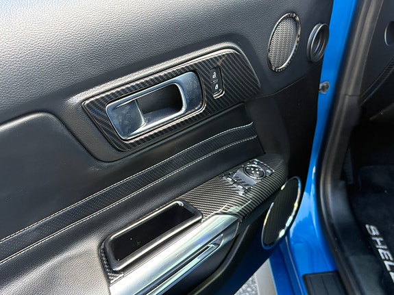 Ford Mustang 16 of 28