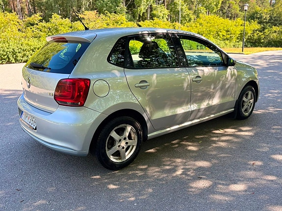 Volkswagen Polo 2 of 13
