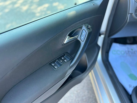 Volkswagen Polo 10 of 13