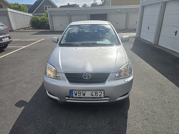 Toyota Corolla 6 of 8