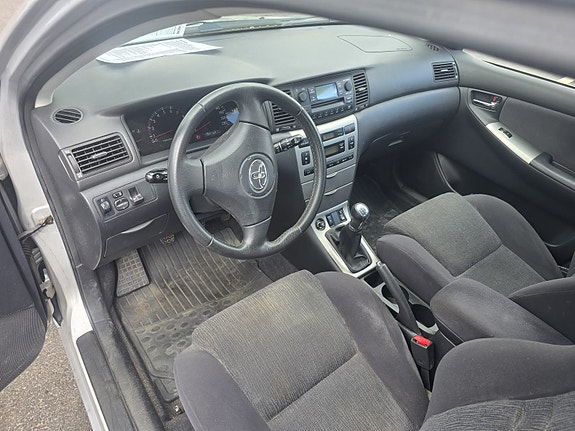 Toyota Corolla 5 of 8