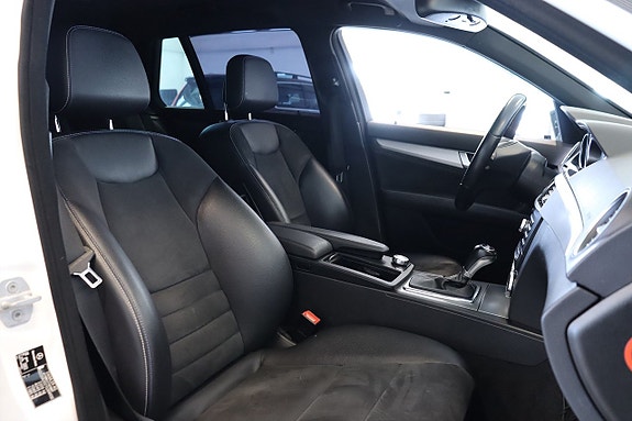 Mercedes-Benz C220 11 of 13