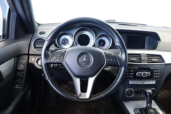 Mercedes-Benz C220 7 of 13