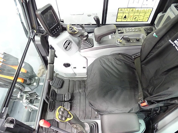 Develon DX27Z / Engcon EC204 / S40 /  Microprop MIG2 5 of 7